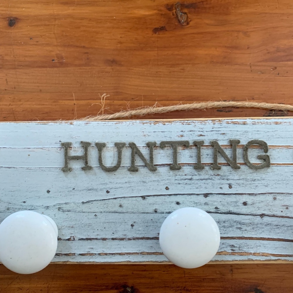 Hunting Cap Hanging Rack - Picture 3 of 4